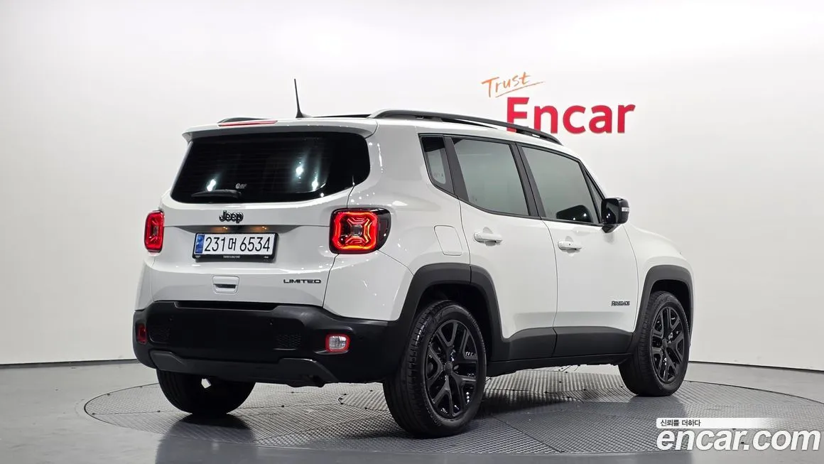 Jeep Renegade 2023 из KR, фото 10