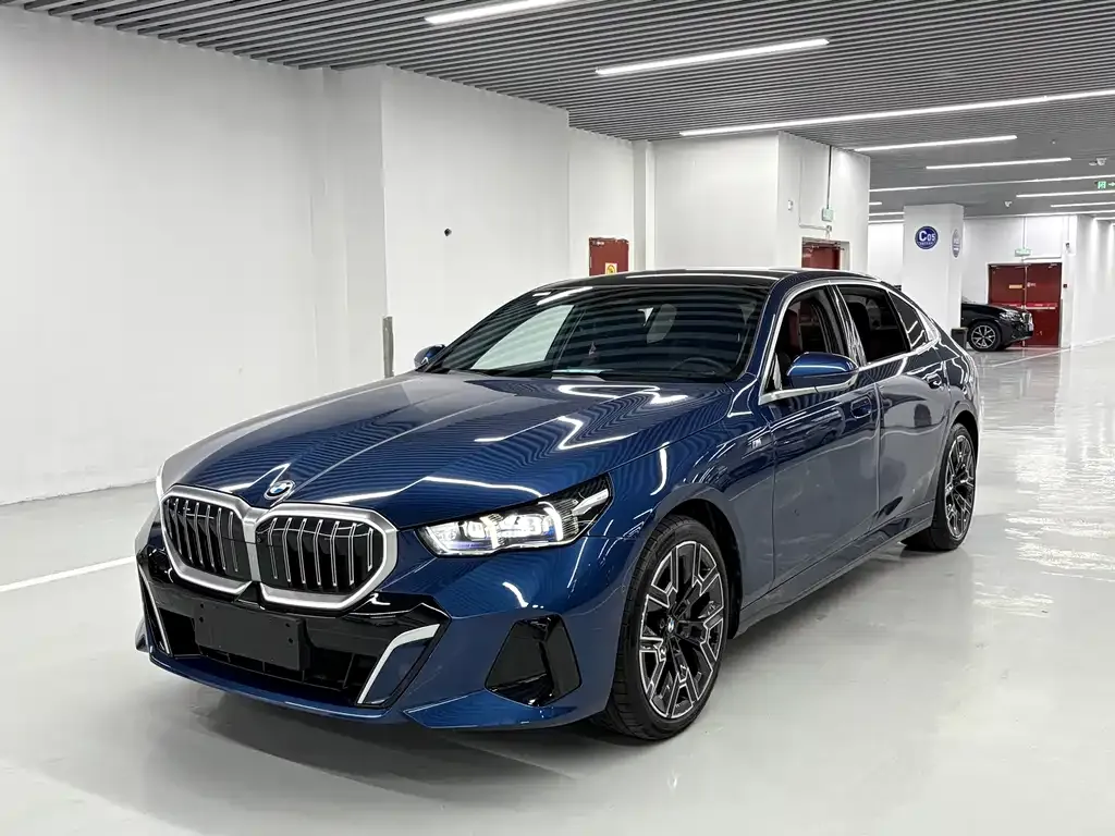 BMW 5 Series — фото 1