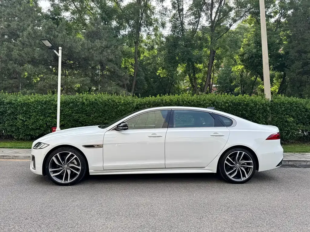 Jaguar XFL — фото 10