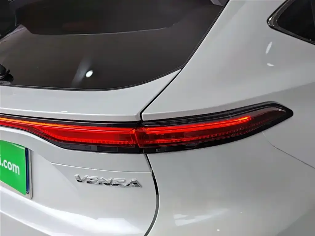 Toyota Venza 2023 из CN, фото 2