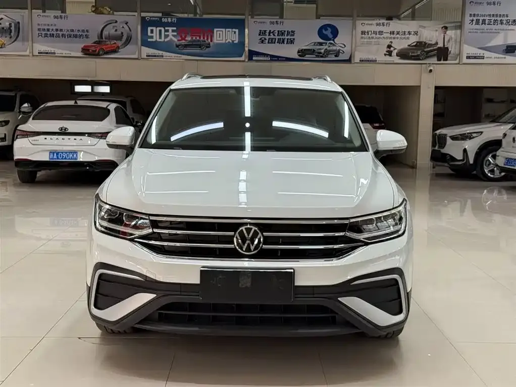 Volkswagen Tiguan L — фото 5