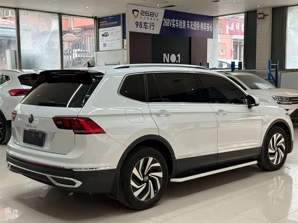 Volkswagen Tiguan L — фото 7