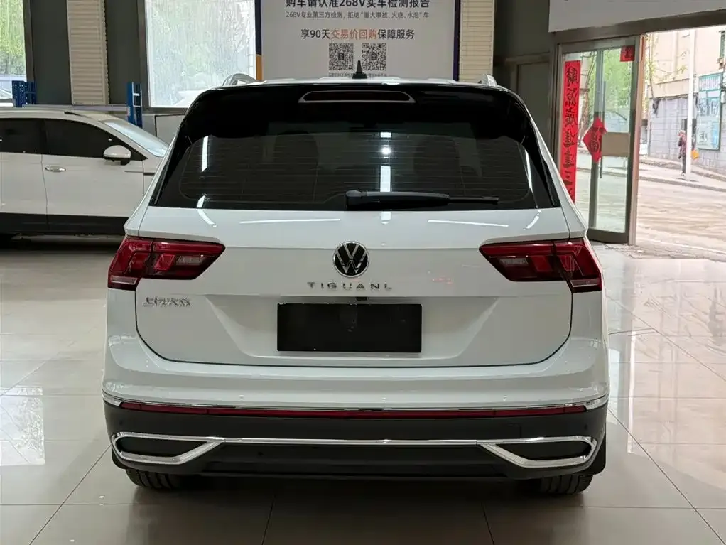 Volkswagen Tiguan L — фото 4