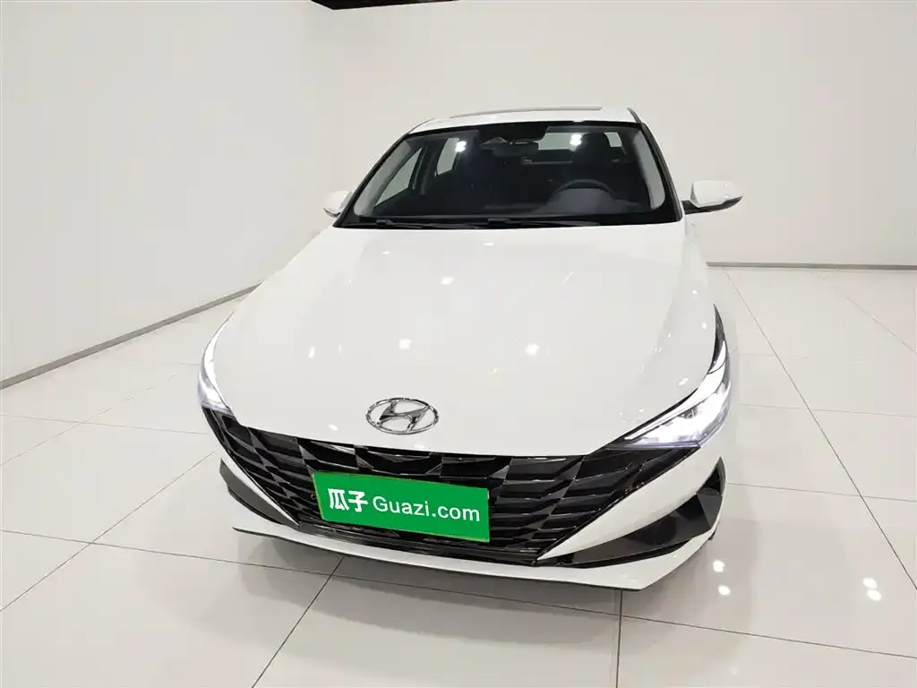 Hyundai Elantra — фото 2