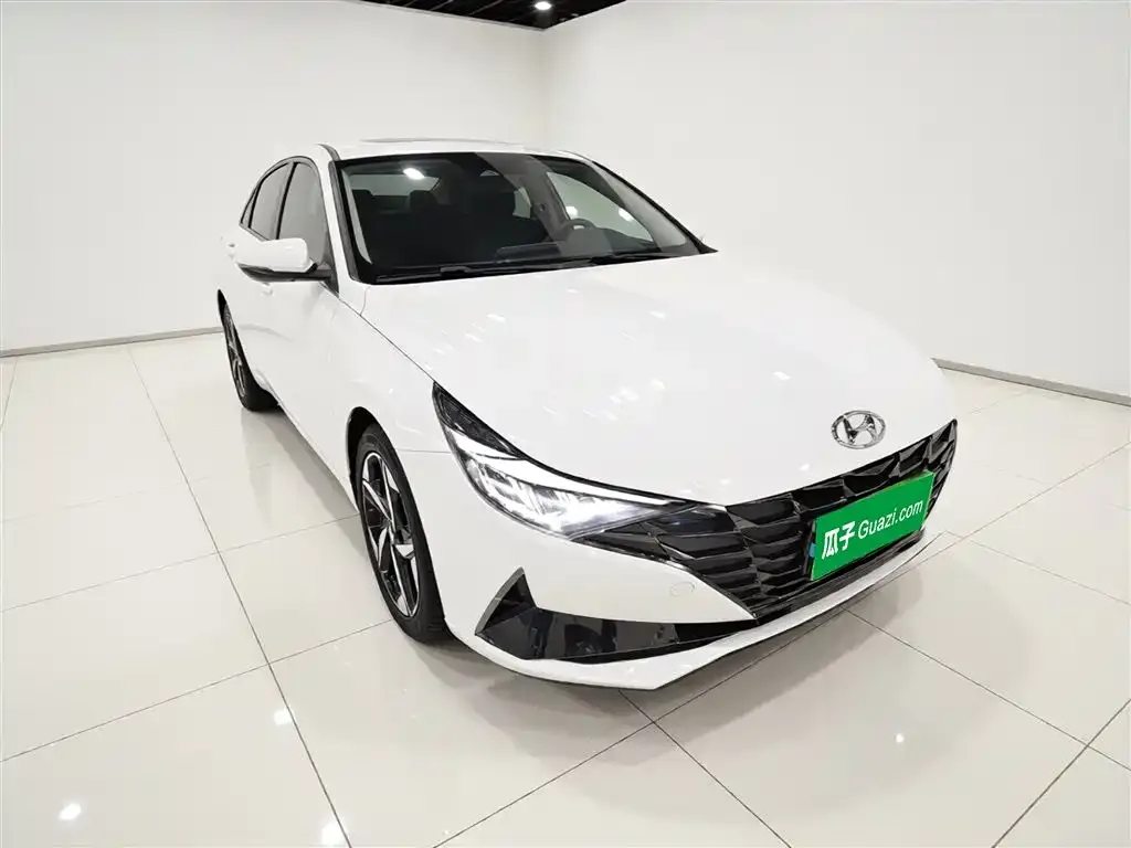 Hyundai Elantra — фото 6
