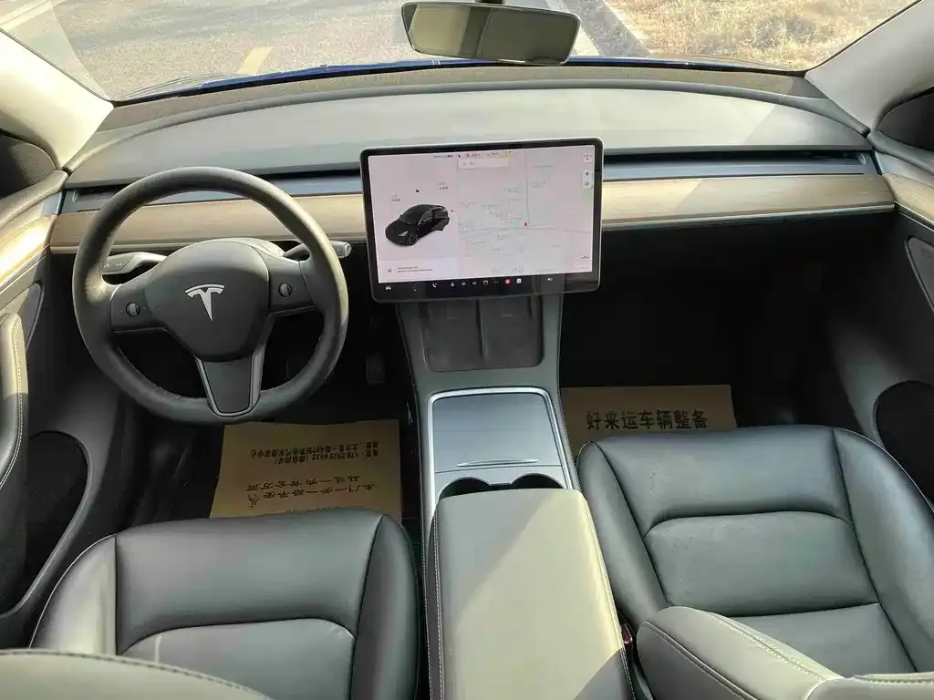 Tesla Model Y — фото 8