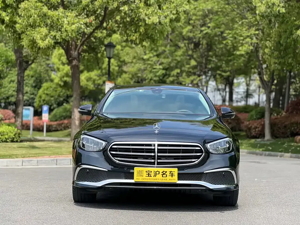 Mercedes-Benz E-Class — фото 7