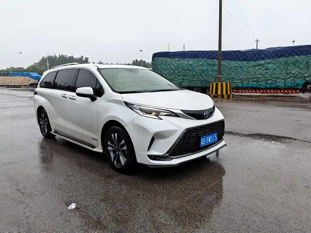 Toyota Granvia — фото 8