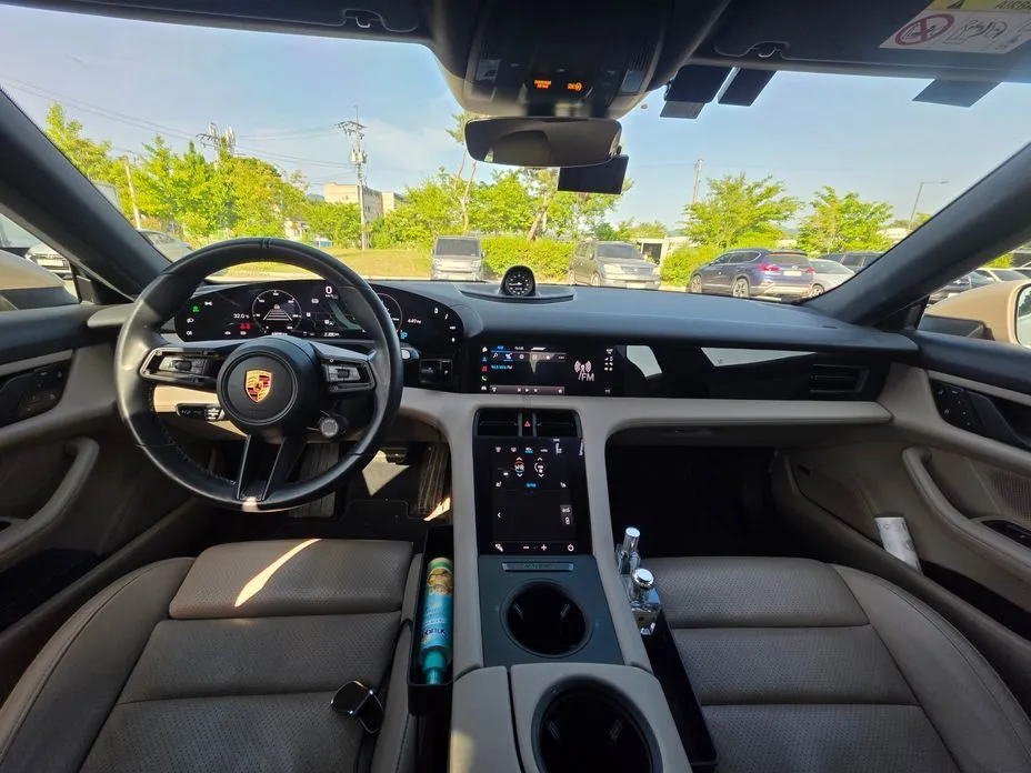 Porsche Taycan 2023 из KR, фото 3
