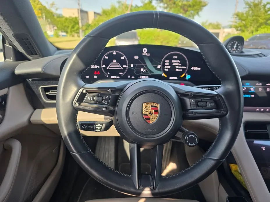 Porsche Taycan 2023 из KR, фото 10