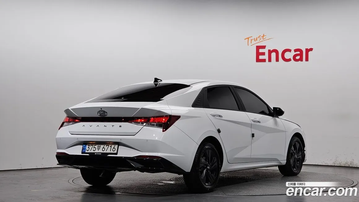 Hyundai AVANTE — фото 2