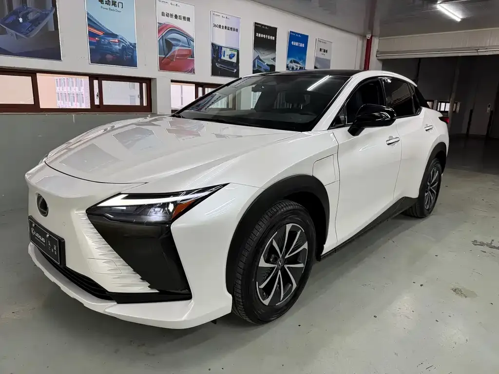 Lexus RZ