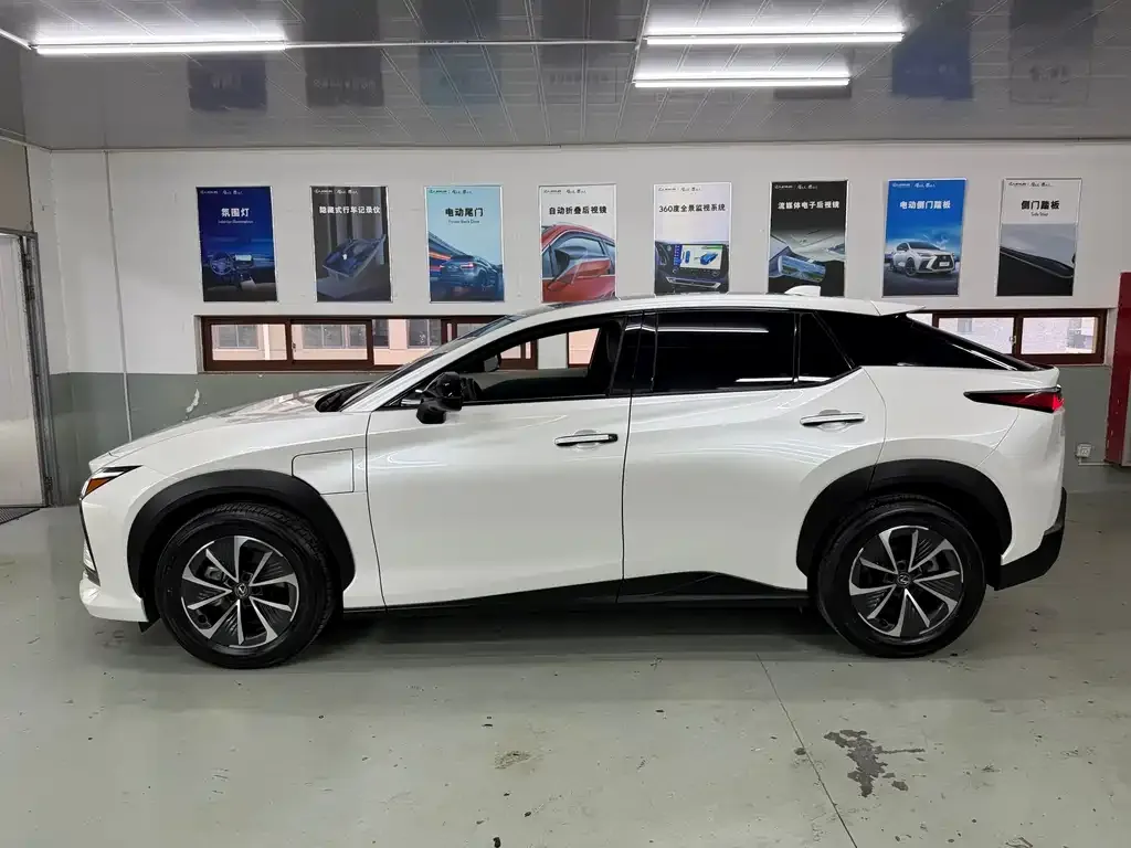 Lexus RZ 2023 из CN, фото 2