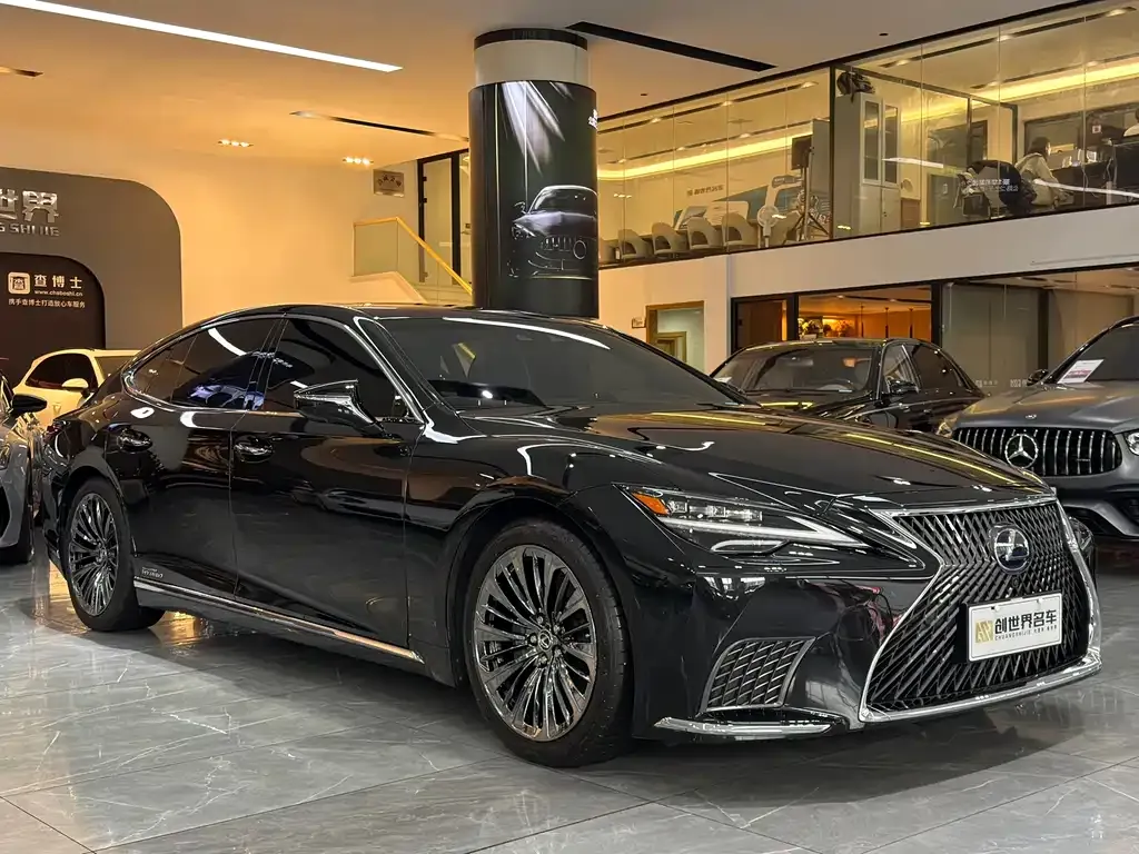 Lexus LS — фото 10