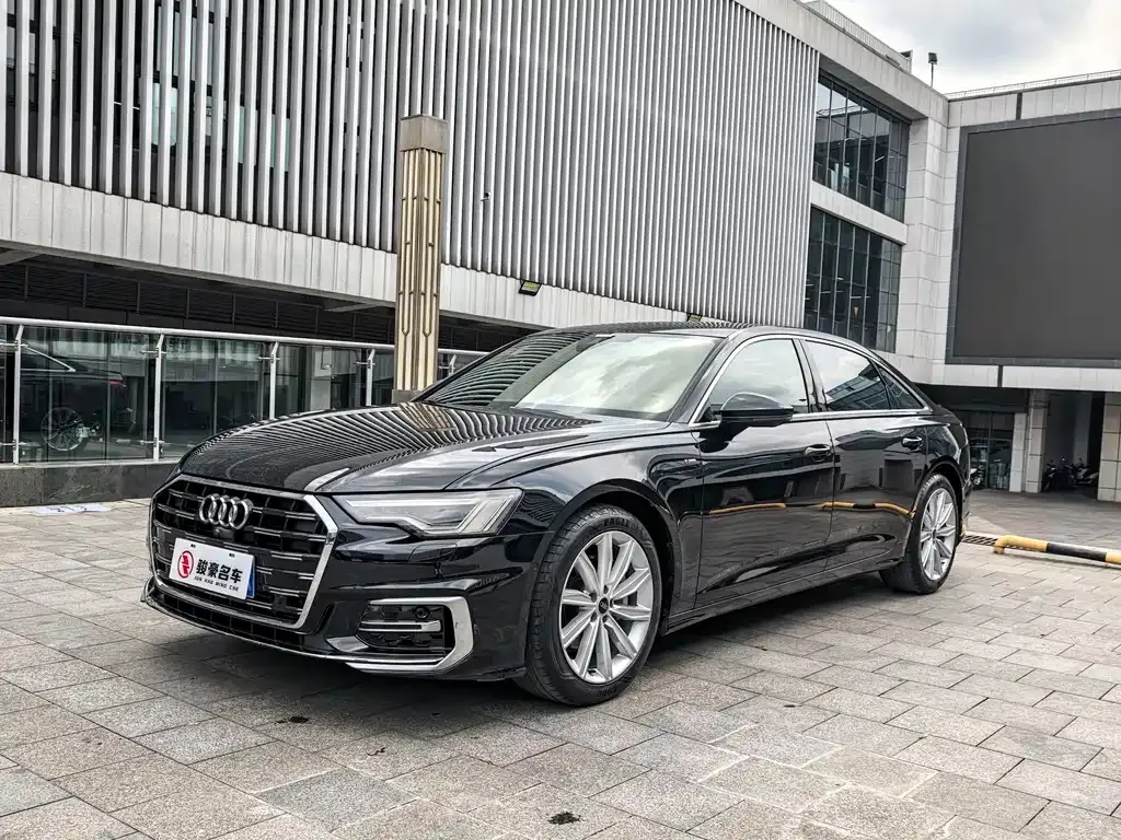 Audi A6L — фото 1