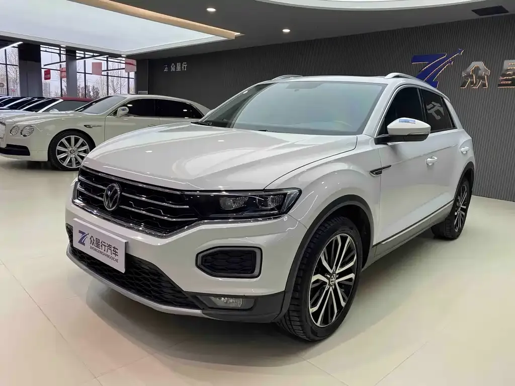 Volkswagen T-Roc — фото 1