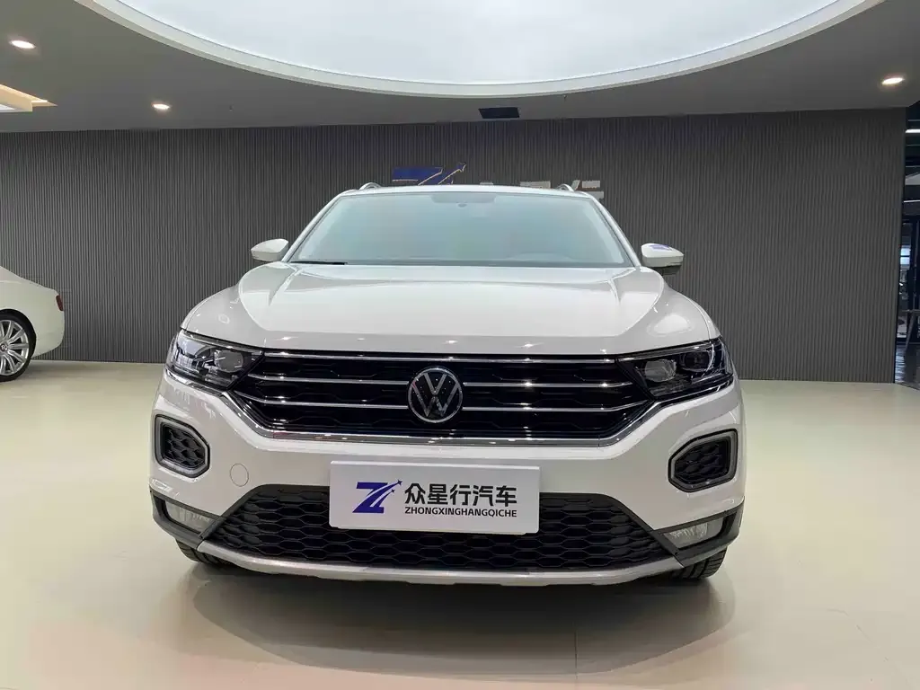 Volkswagen T-Roc — фото 9