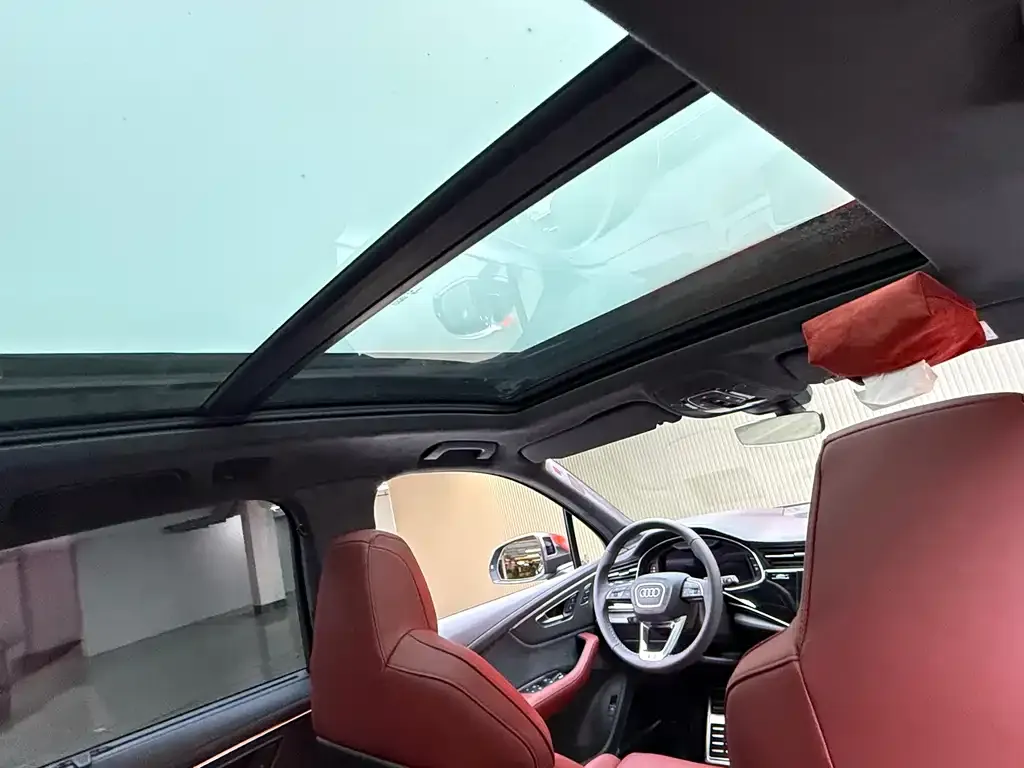 Audi SQ7 2025 из CN, фото 4