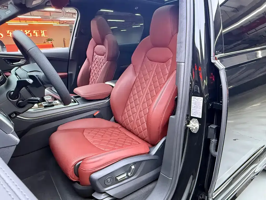 Audi SQ7 2025 из CN, фото 2