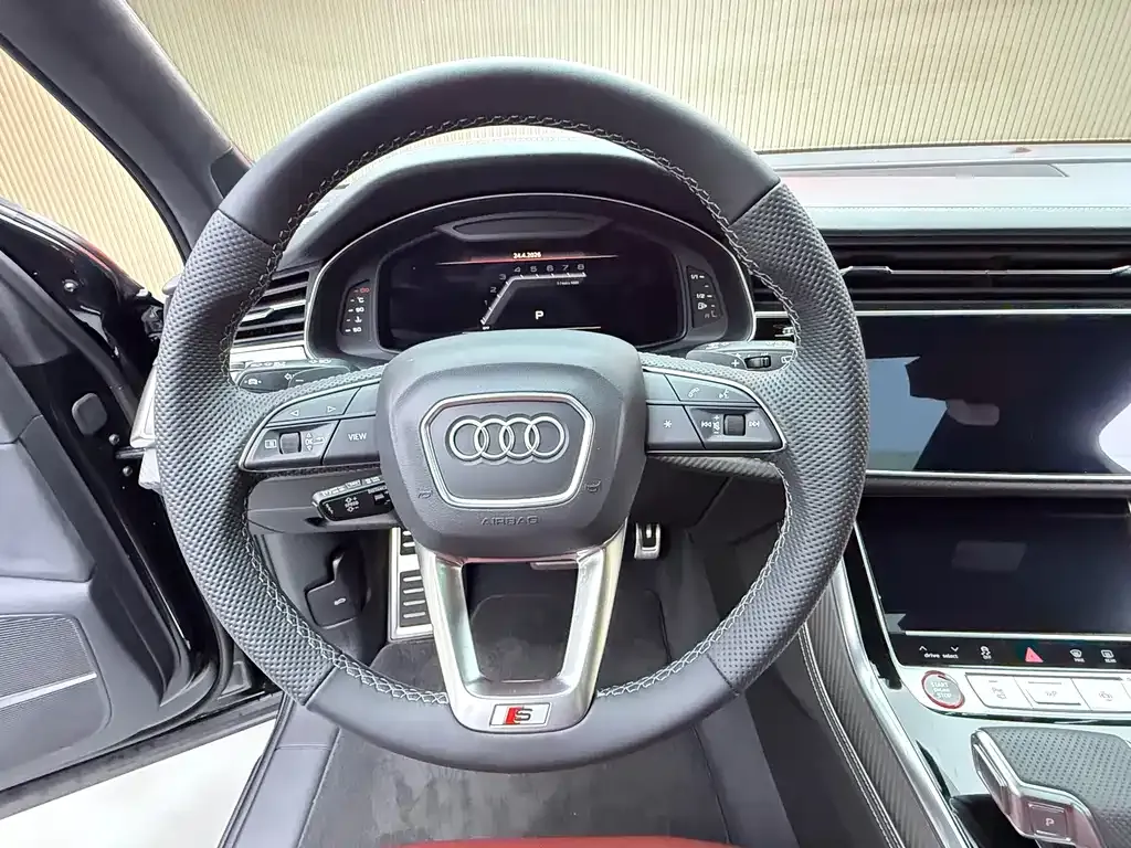 Audi SQ7 2025 из CN, фото 5
