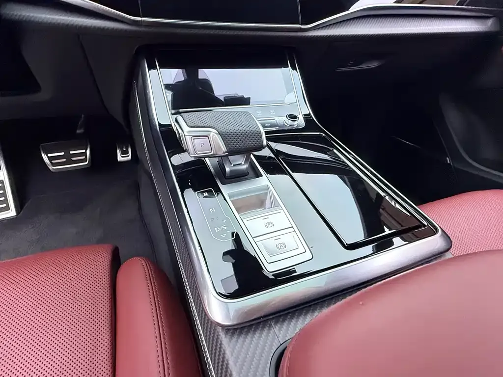 Audi SQ7 2025 из CN, фото 3