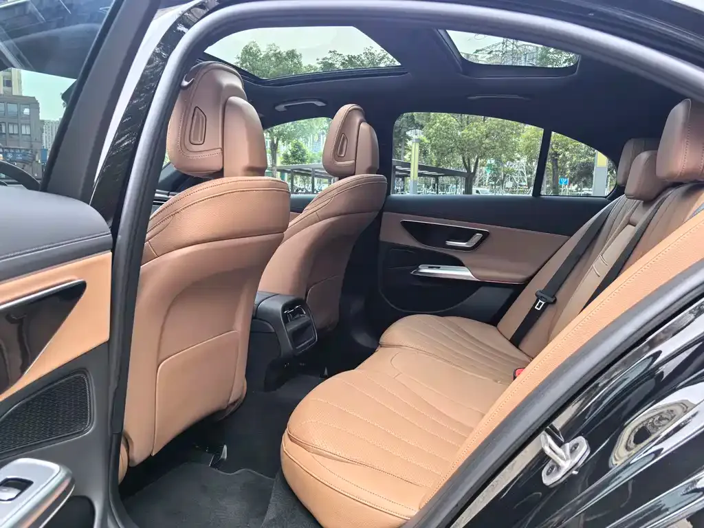 Mercedes-Benz E-Class (Import) 2025 из CN, фото 3