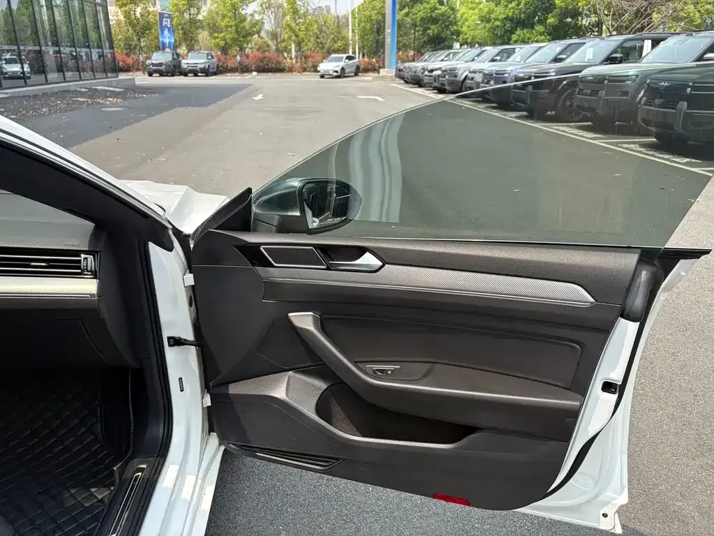 Volkswagen CC 2022 из CN, фото 3