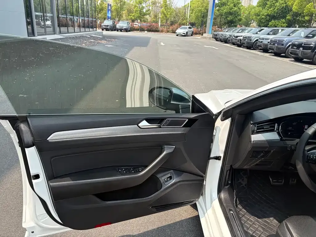 Volkswagen CC 2022 из CN, фото 4