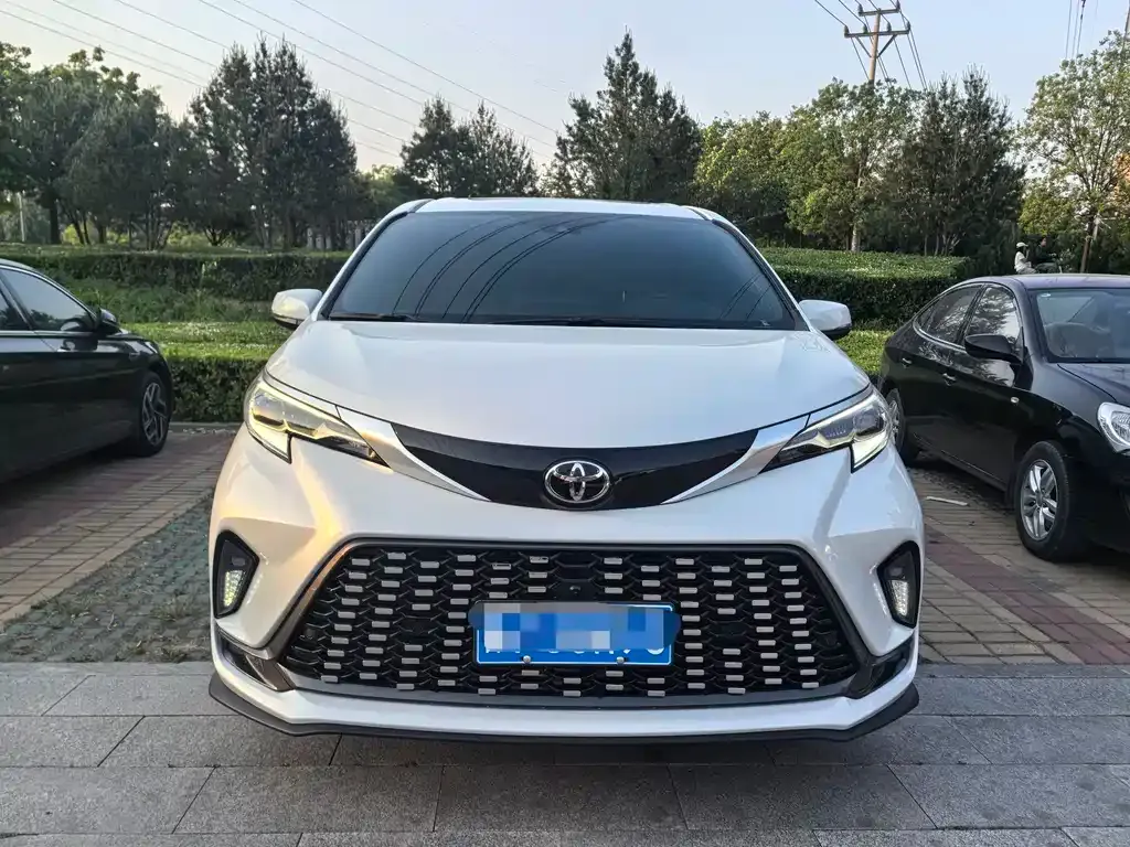 Toyota Granvia — фото 7