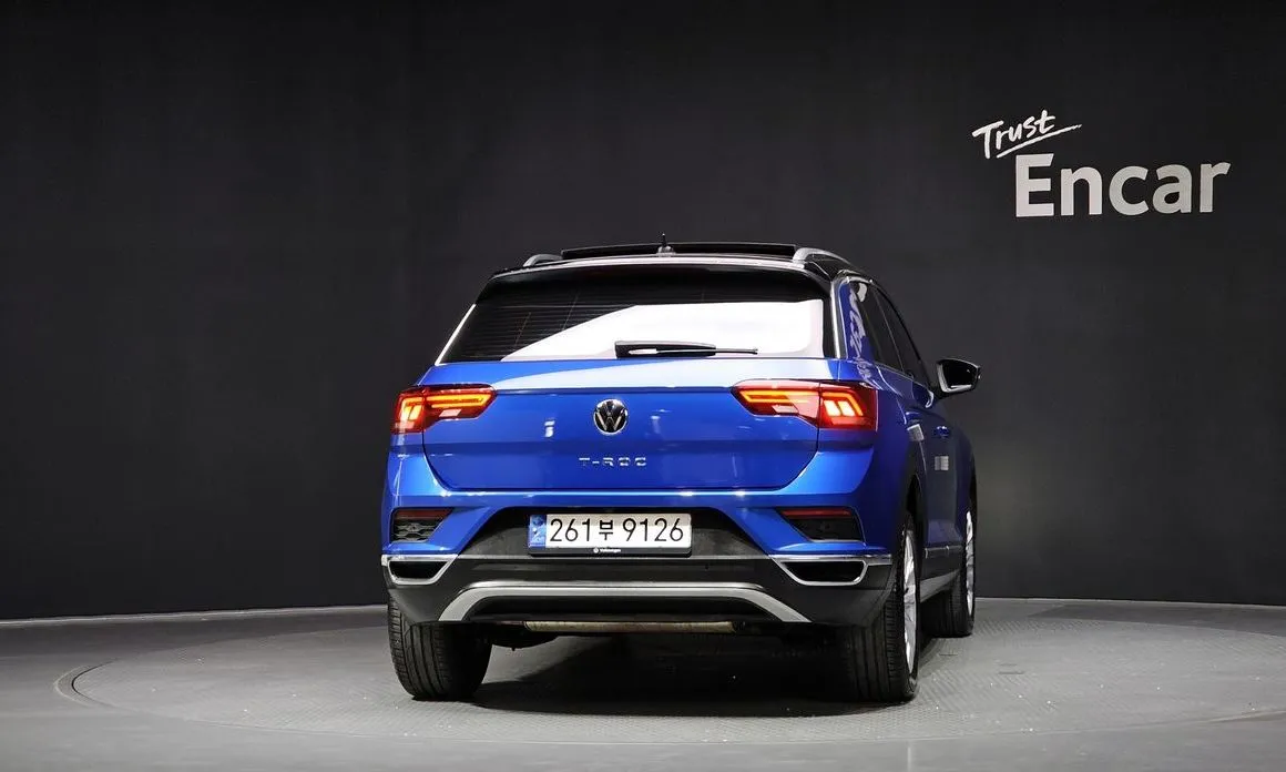 Volkswagen T-Roc — фото 10
