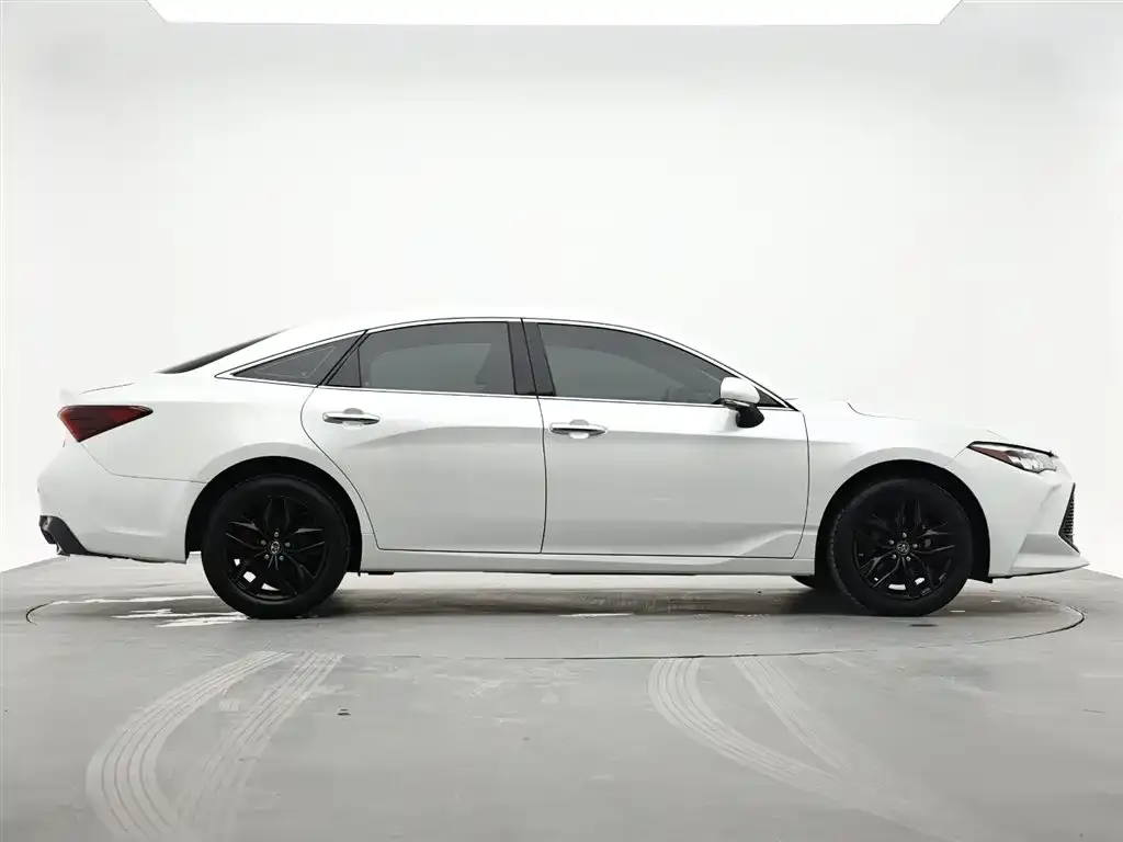 Toyota Avalon — фото 10