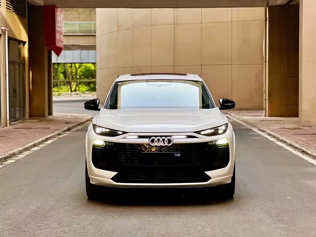 Audi Q6L e-tron — фото 10