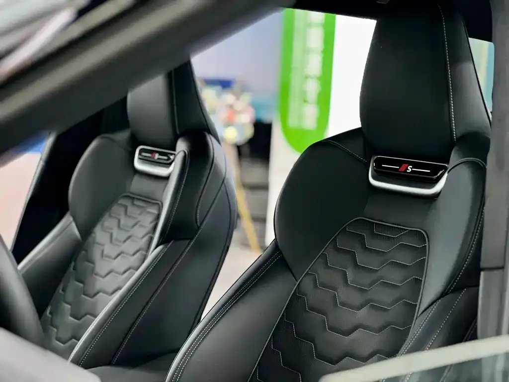 Audi Q6L e-tron — фото 6