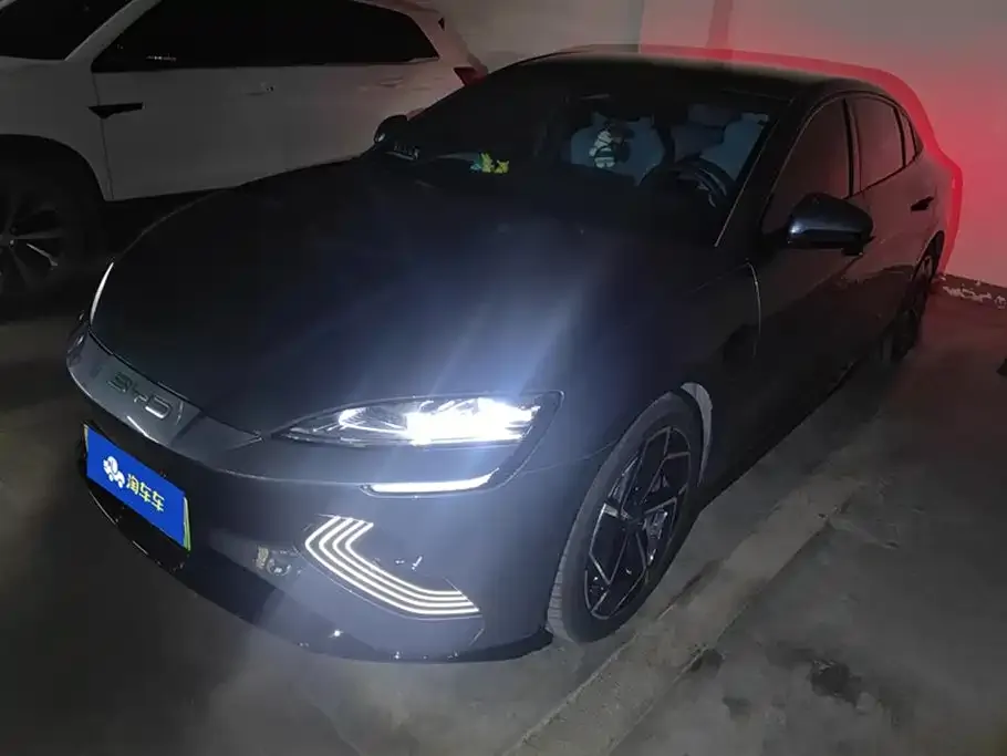 BYD Seal — фото 1
