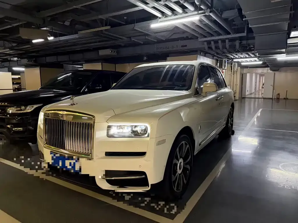 Rolls-Royce Cullinan — фото 1