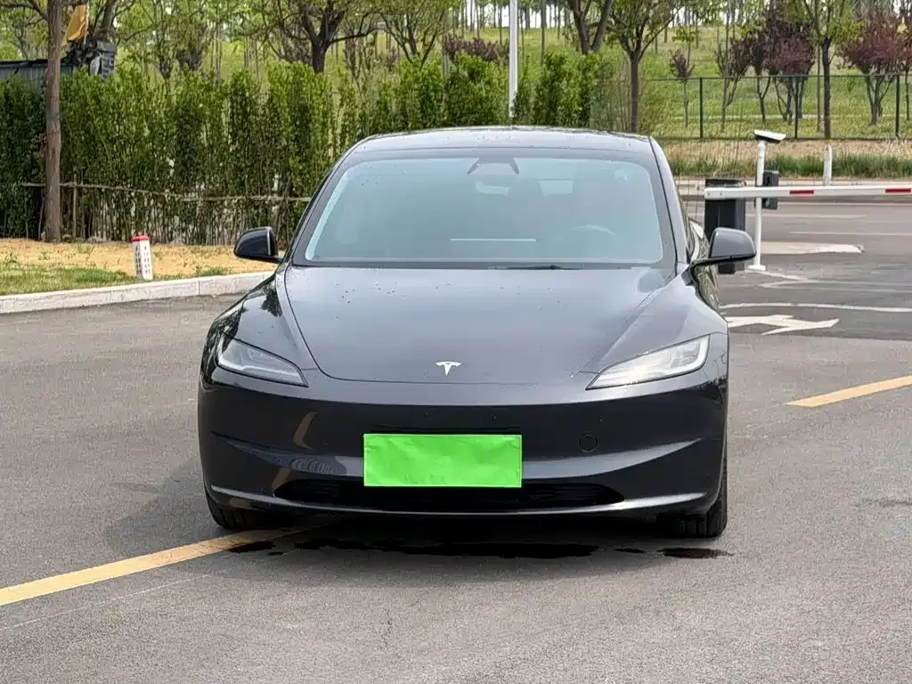Tesla Model 3 — фото 7