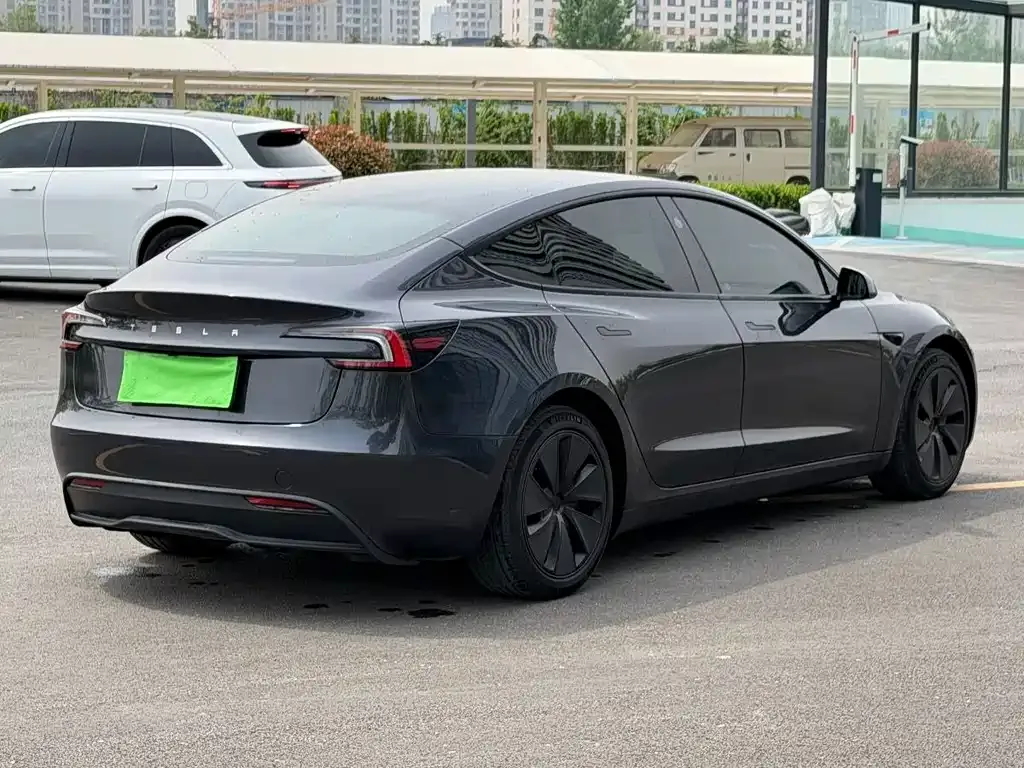 Tesla Model 3 — фото 5