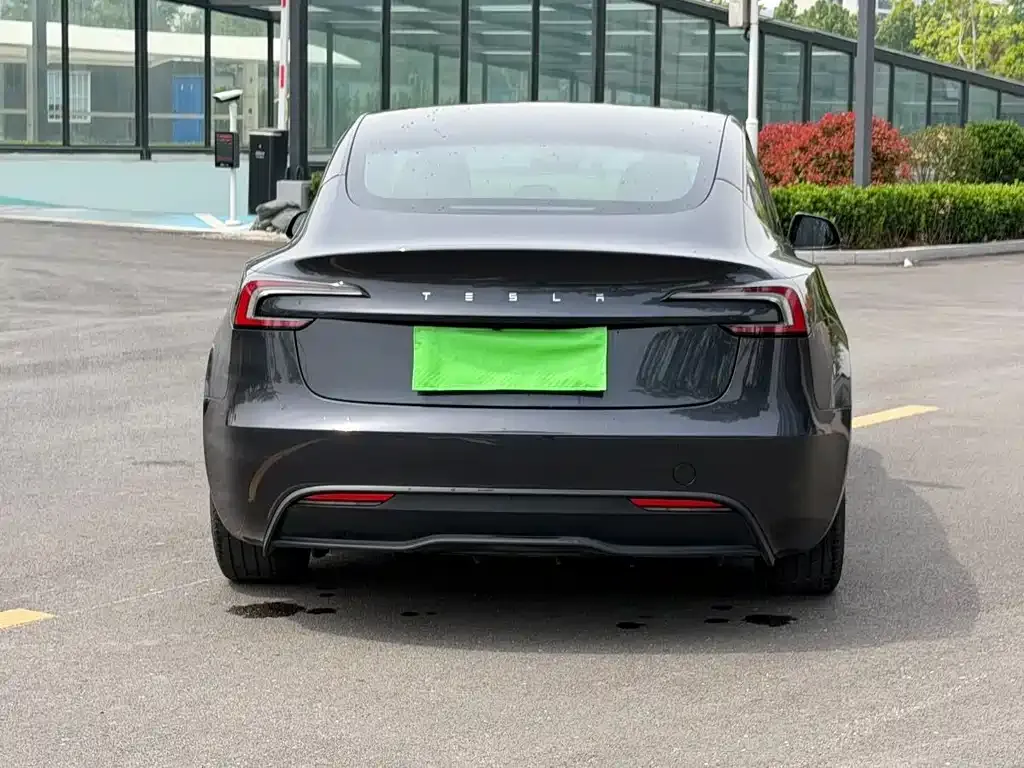 Tesla Model 3 — фото 2