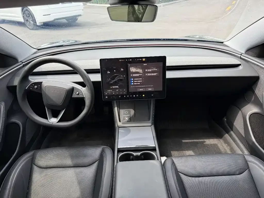 Tesla Model 3 — фото 3