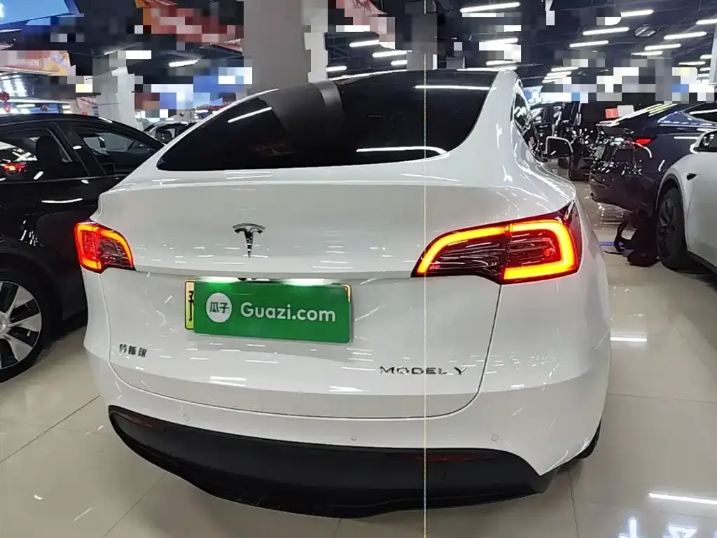 Tesla Model Y — фото 6