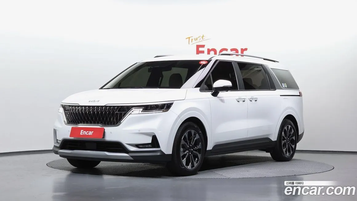 Kia Carnival — фото 1