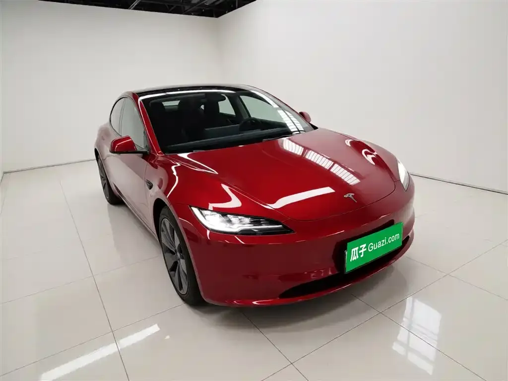 Tesla Model 3 — фото 8