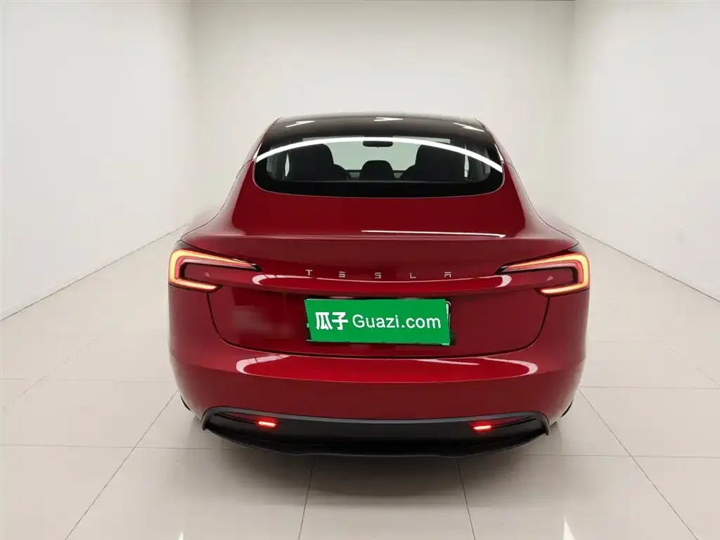 Tesla Model 3 — фото 3