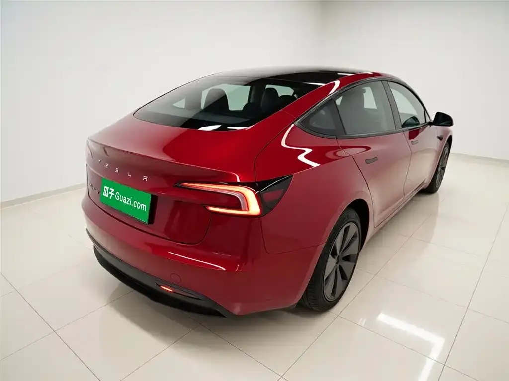 Tesla Model 3 — фото 2