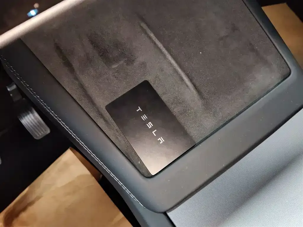 Tesla Model 3 — фото 10