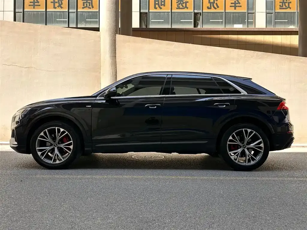 Audi Q8 — фото 2