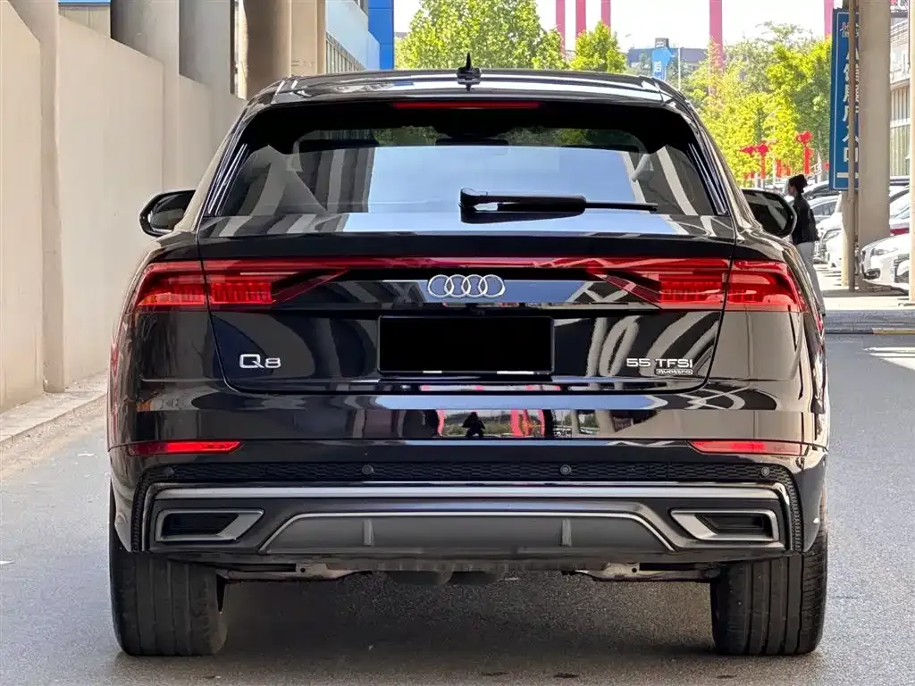 Audi Q8 — фото 10