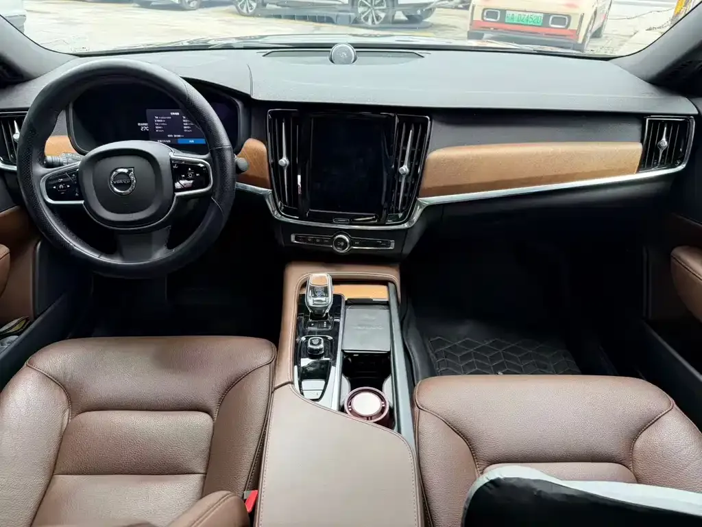 Volvo S90 — фото 9