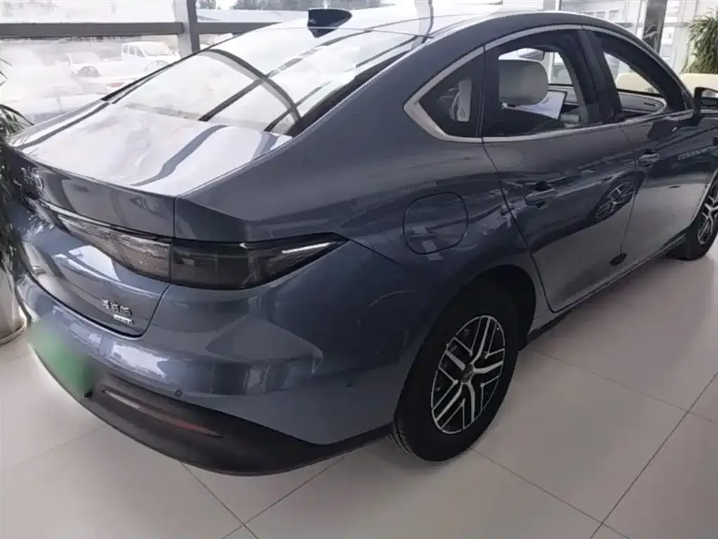BYD Seal 05 DM-i — фото 10
