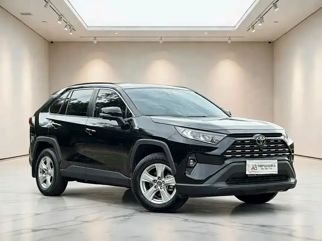 Toyota RAV4 — фото 2